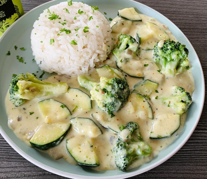 Reis mit Brokkoli-Zucchini-Sauce📌