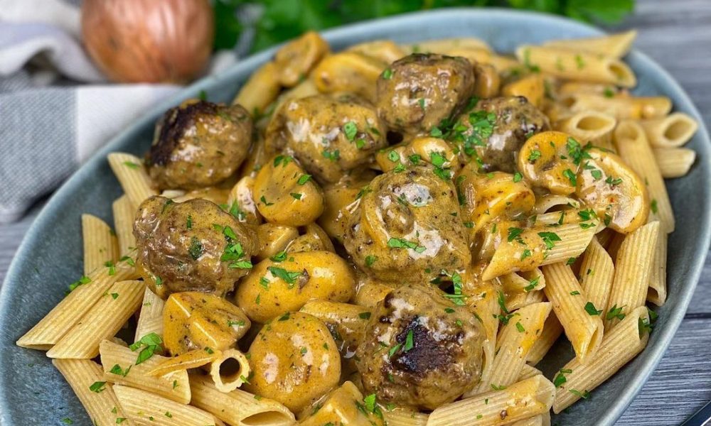 Penne mit Hackbällchen in Champignonsoße – Kochbucher