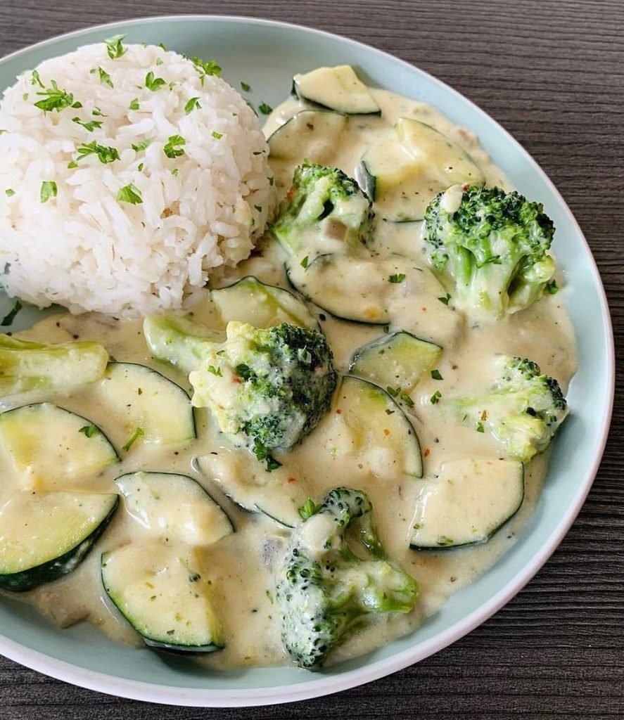 Reis mit Brokkoli-Zucchini-Sauce – Kochbucher