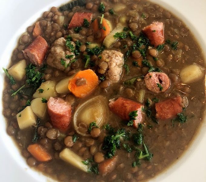 Omas Linsensuppe mit Würstchen – Kochbucher