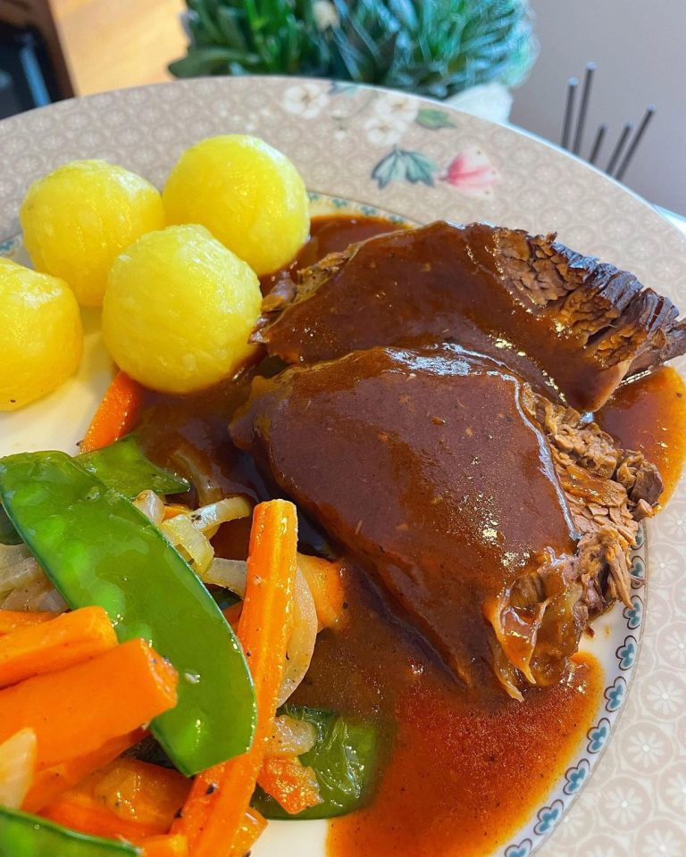 Rinderbraten Klöße Rotkohl oder Karotten und Bohnen – Kochbucher