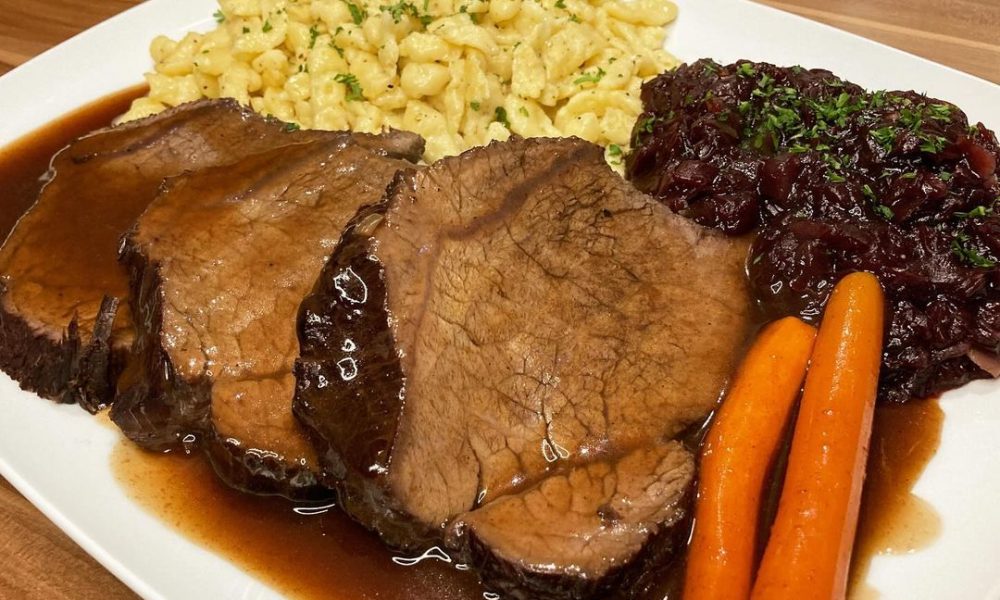 Burgunderbraten mit Blaukraut und Spätzle – Kochbucher