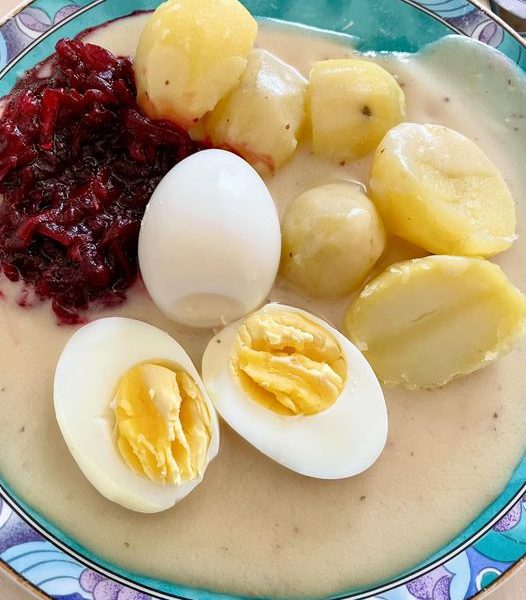 Senfeier mit Rote-Bete-Salat – Kochbucher
