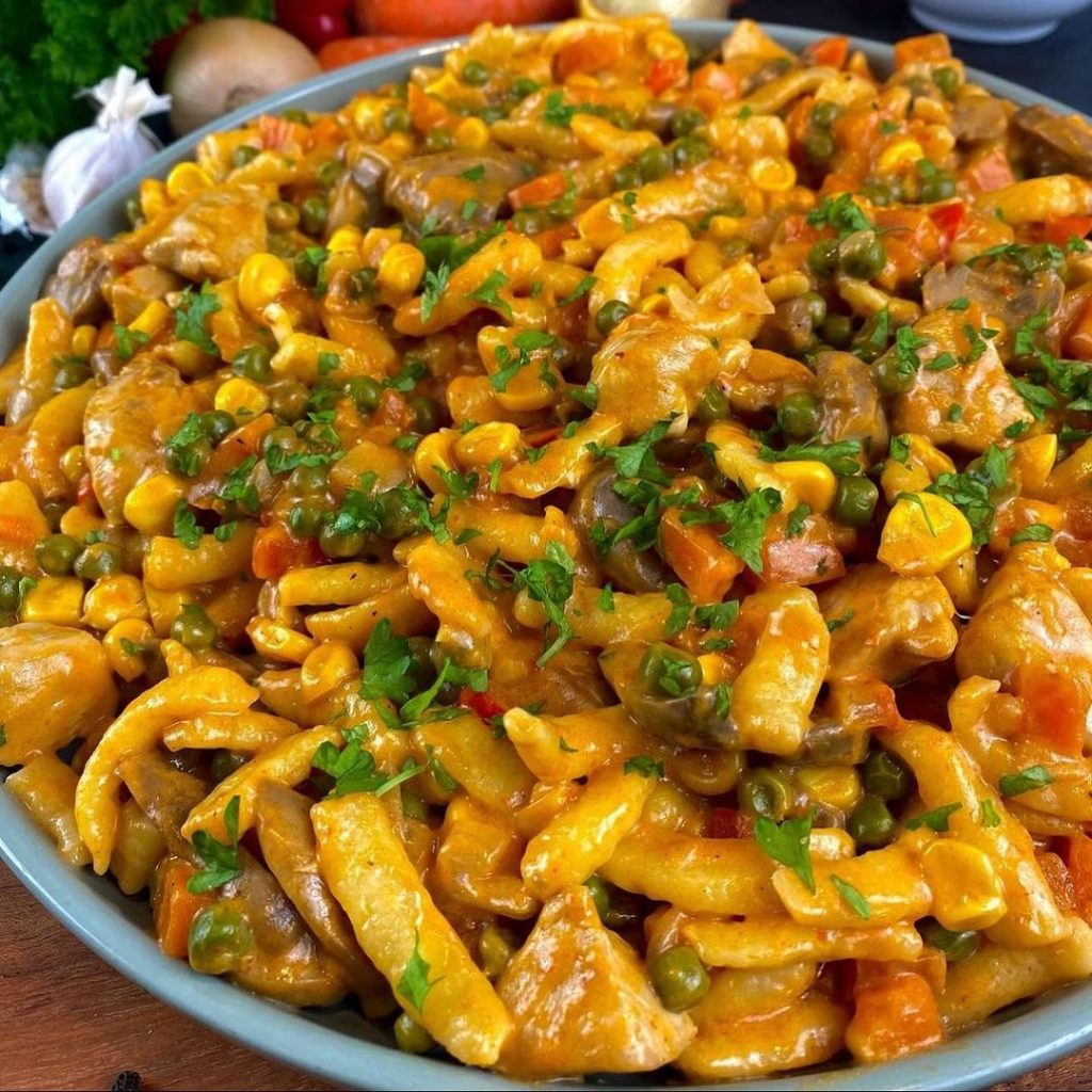 Gebratene Spargel Hähnchenbrust und Saftige Nudeln – Kochbucher