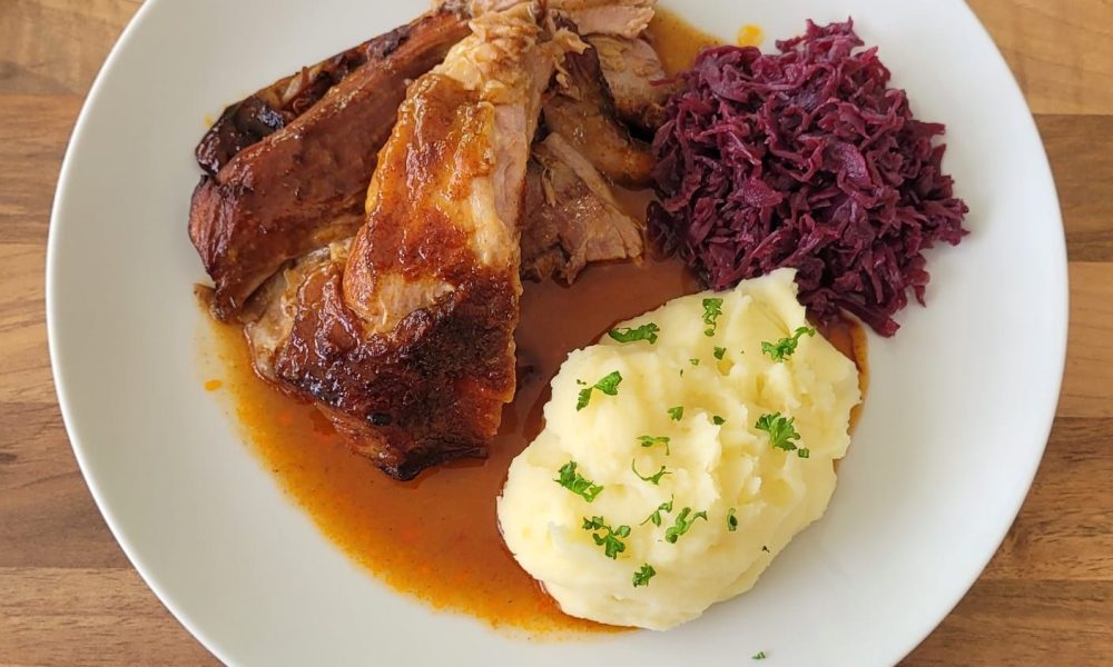 Gulasch mit Nudeln – Kochbucher